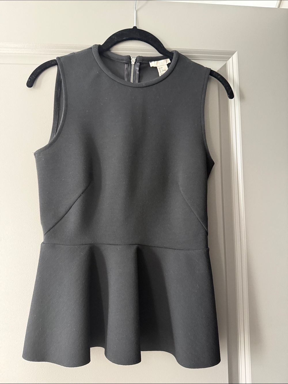 H&M Black Sleeveless Peplum Top